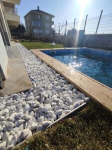 beyaz çakıl taşı